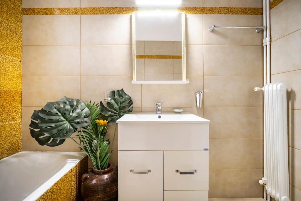Athens Paradise Cozy 53 Sqm Apartament Near To Metro Exterior photo